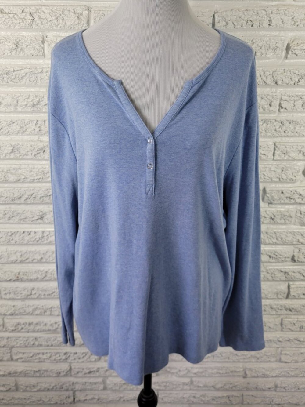 Style & Co Women's Blue Knit Top Size 2X V-Neck Long Sleeve Snap BLU120E - Picture 1 of 8
